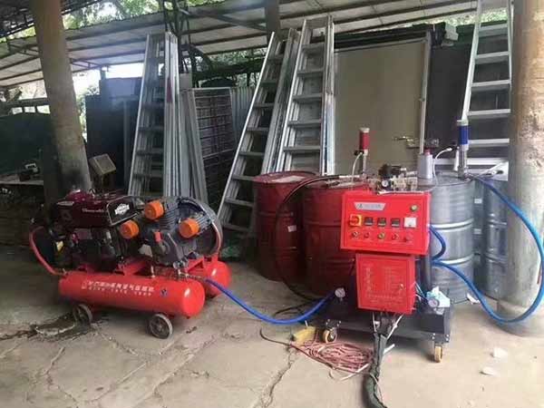 jnjx-lllw64gu4cm 小型聚氨酯噴涂機(jī)